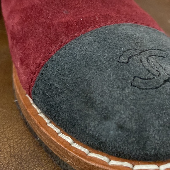 Channel cranberry and navy low boots with two zippers fall, winter, spring Sz 37 - Picture 10 of 10